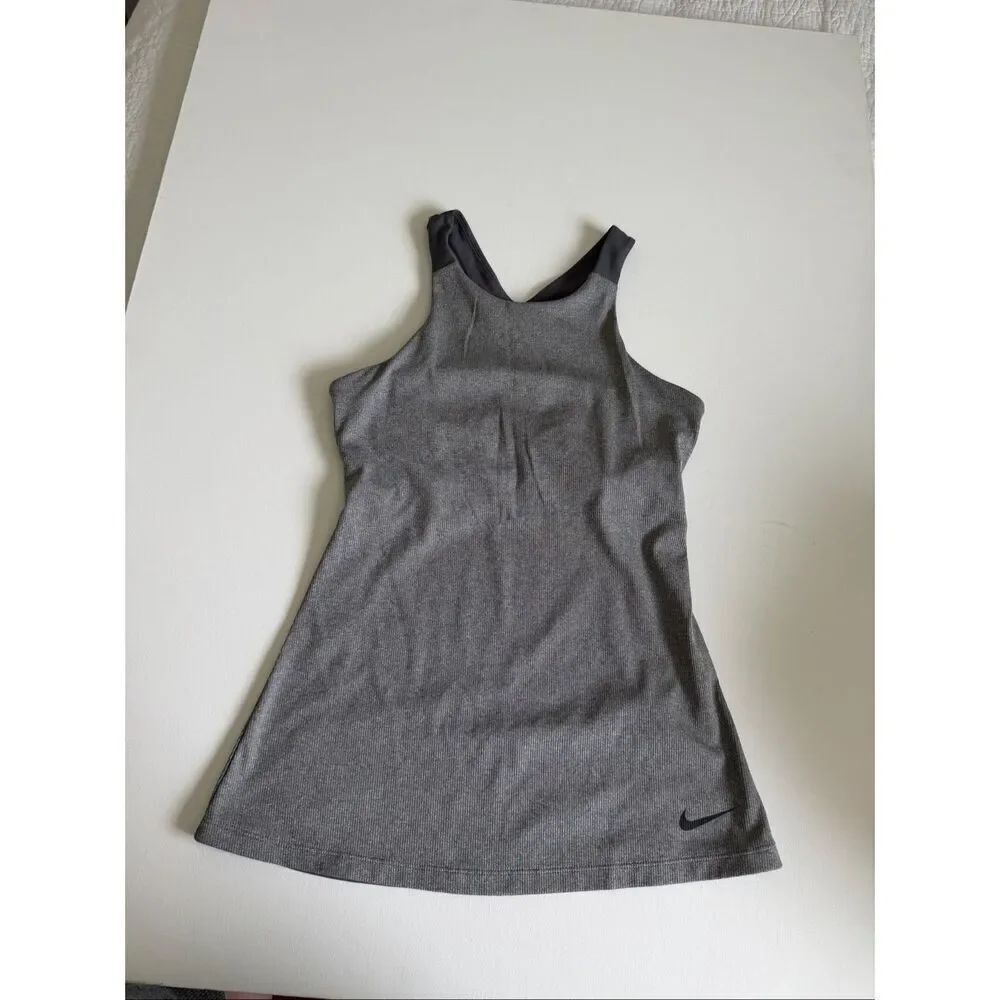 Nike Training Dry Gray Women’s Tank Top Sports Bra size Medium